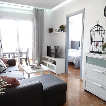 Adrianna, Tomillo, Apartment